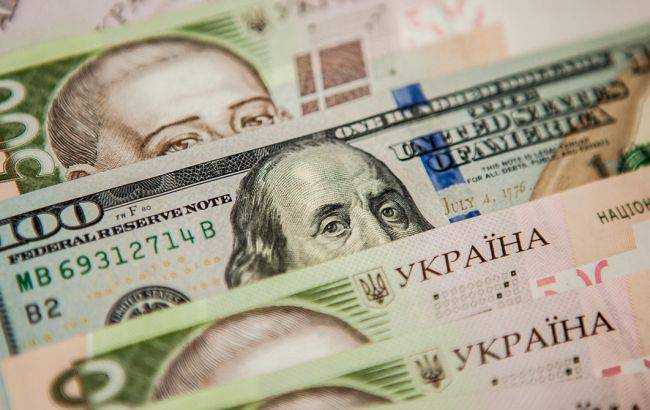 Официальный курс гривны установлен на уровне 24,84 грн/доллар