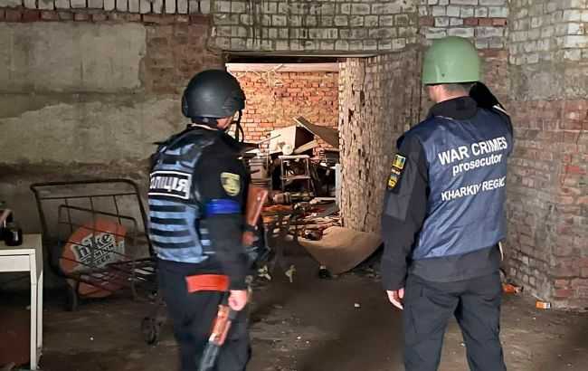 У звільненій Козачій Лопані виявили катівню. Правоохоронці оглянули приміщення