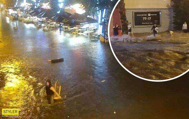 В Одесі потоки води носили вулицями тіло чоловіка