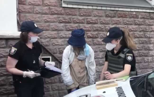 Пограбування банку в Києві: суд відправив підозрювану в СІЗО