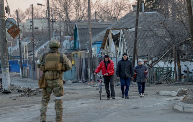 Россияне заставляют боевиков "ДНР" переходить в армию РФ, за отказ наказывают