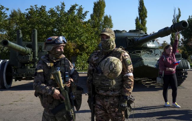 Россияне запретили массовые мероприятия в Мариуполе во время новогодних праздников