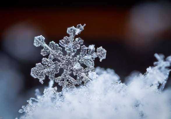 В Японии в результате снегопада пострадали 76 человек