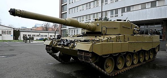 "Готовим решение, которое скоро обнародуем" - министр обороны Германии о поставке Leopard Украине