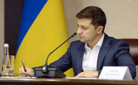 Зеленский объявил выговор двум замам Богдана