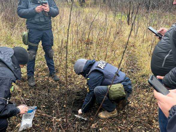 Двоє дітей у Харкові підірвалися на вибухівці у дворі власного будинку
