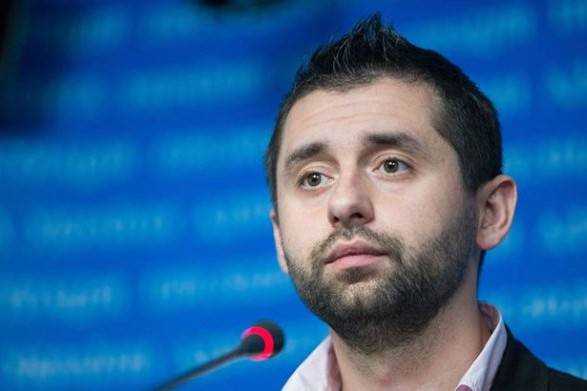 В "Слуге народа" не исключили, что заседание Рады будет продолжаться до утра