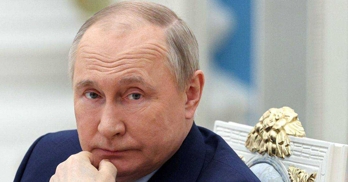 путін натякнув, по якій частині України готовий вдарити ядерною бомбою - Daily Mail