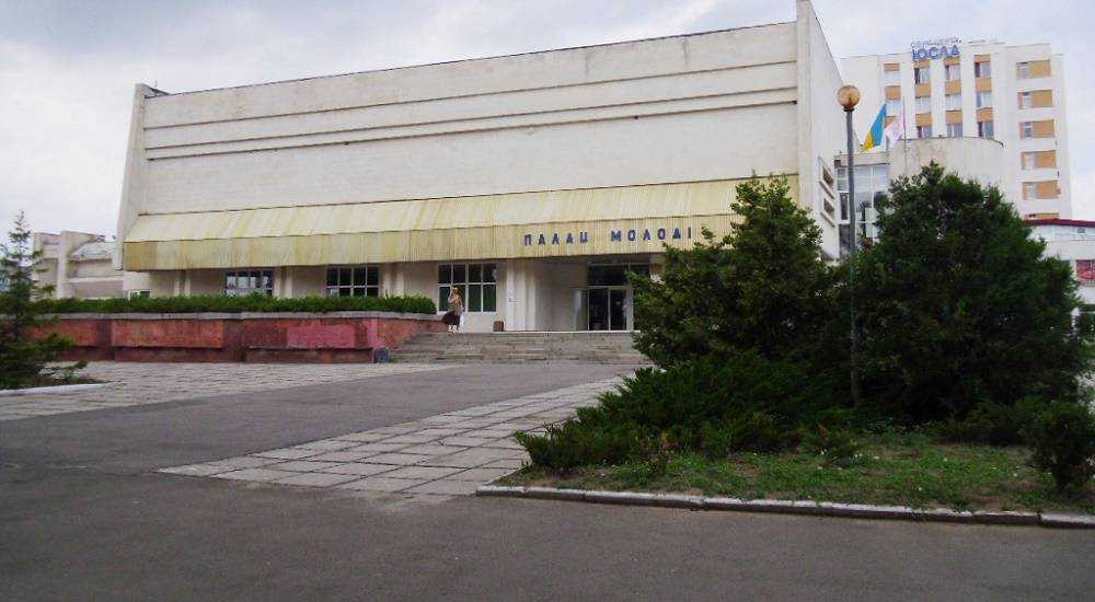 «Убл * дки і долбо * б»: чиновниця в Черкасах обізвала батьків за імена їхніх дітей