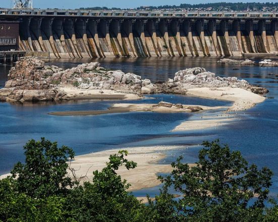 Уровень воды в Каховском водохранилище ниже нормы уже на 2,74 метра