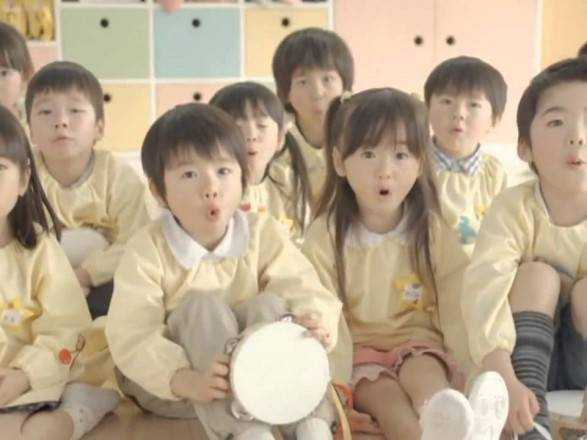 Кількість дітей в Японії впала до історичного мінімуму