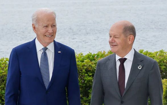 Канцлер Шольц публично поддержал Байдена, а не Трампа, для переизбрания