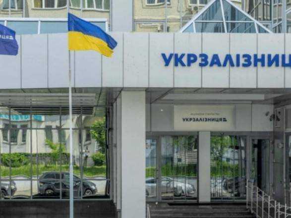 "Смотрящі" та "бекофіс": ЗМІ розповіли, хто реально керує "Укрзалізницею"