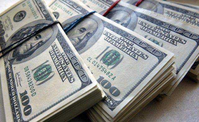 Украинцев ждет новый курс доллара: прогноз аналитика