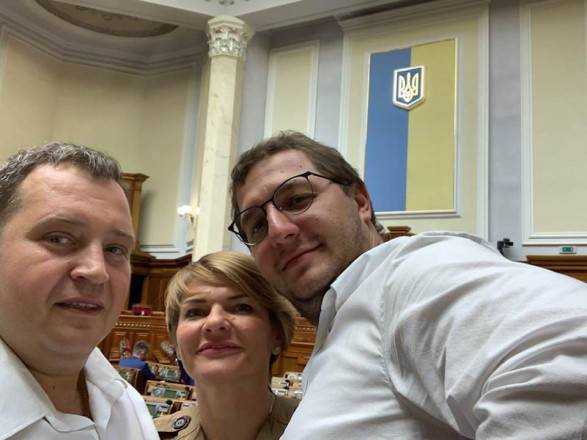 Новые нардепы проходят инструктаж в сессионном зале Рады