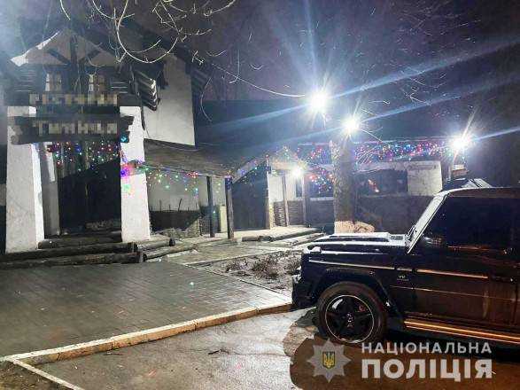 У Дніпрі у кафе невідомі влаштували стрілянину