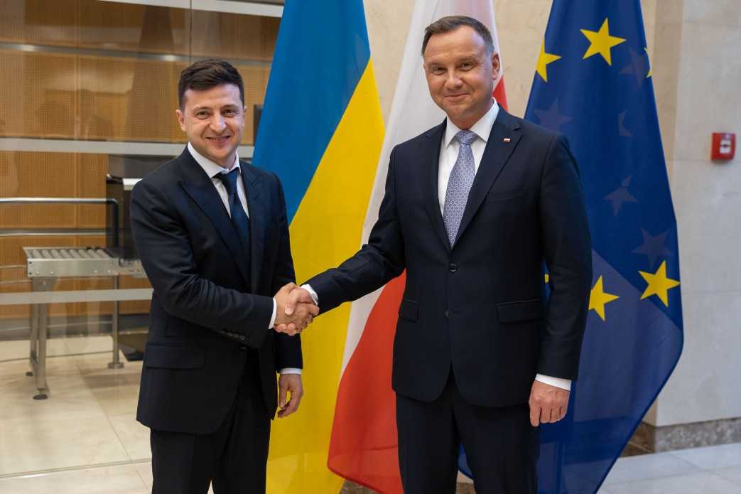 Зеленский принял приглашение президента Польши посетить Варшаву