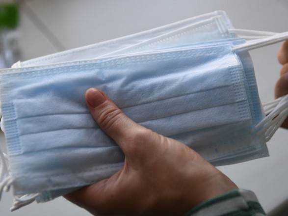 Передумали: уряд каже, у парках і скверах можна ходити без масок