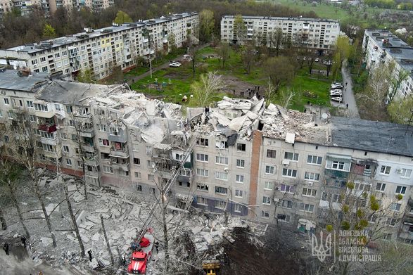 Спасательные работы на пятиэтажке в Славянске завершены: из-под завалов достали 15 человек