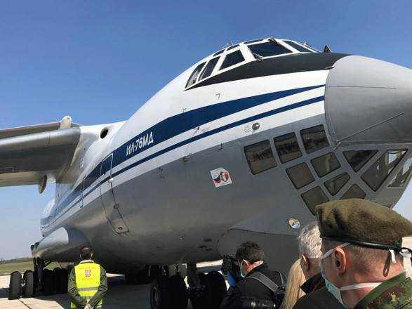 Пандемия коронавируса: РФ решила направить военных на борьбу с COVID-19 уже в третью страну