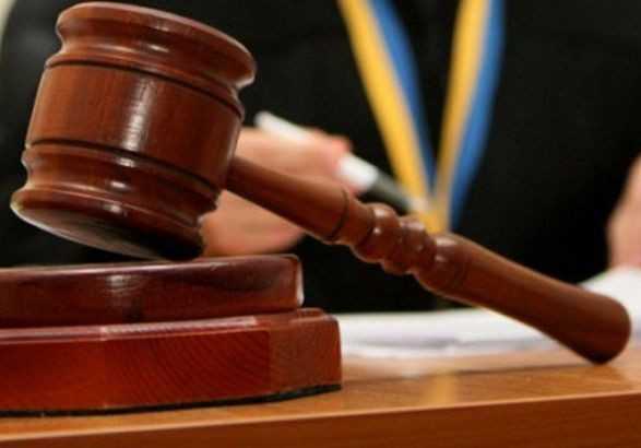 Отец, который битой забил до смерти ребенка, получил 8 лет тюрьмы
