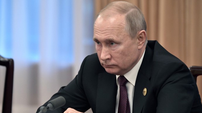 Рак и болезнь Паркинсона: СМИ рассказали о ряде критических болезнях Путина