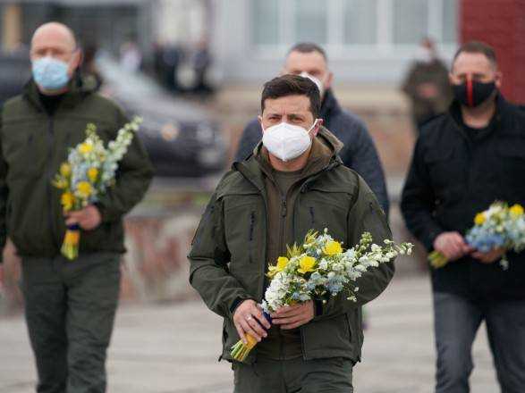 Зеленский почтил память ликвидаторов аварии на ЧАЭС