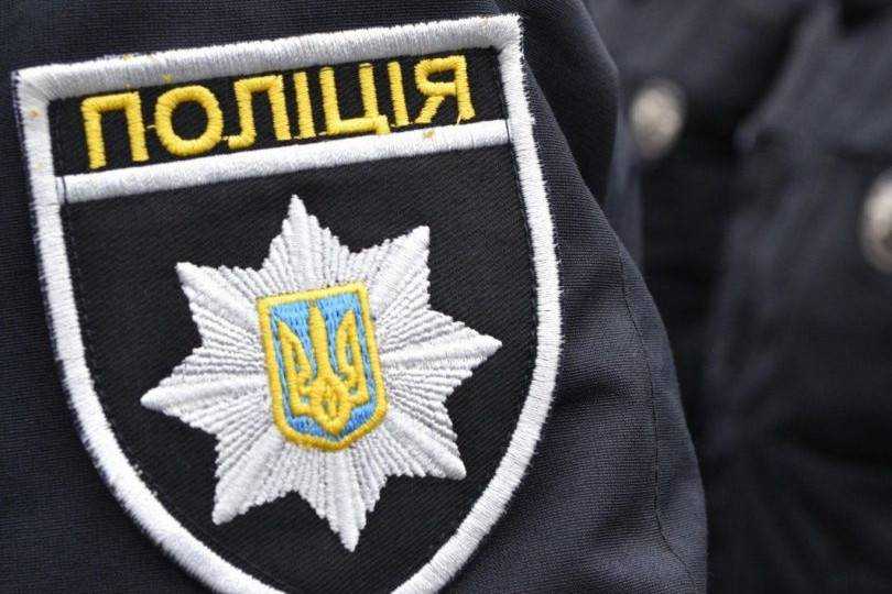 В Харьковской области в подъезде дома нашли труп