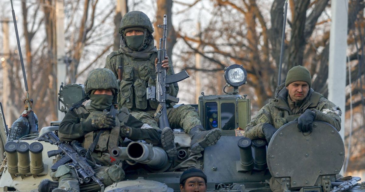 Враг пошел в наступление на пяти направлениях: эксперт рассказал, где идут самые ожесточенные бои