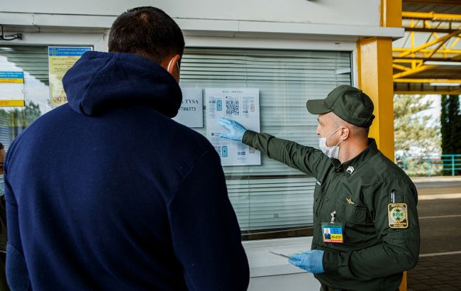 Будут ли возвращать в Украину военнообязанных из-за границы: что говорят юристы о новациях Кабмина