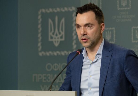 "Слабоумие и отвага": Арестович о попытках наступления российских войск