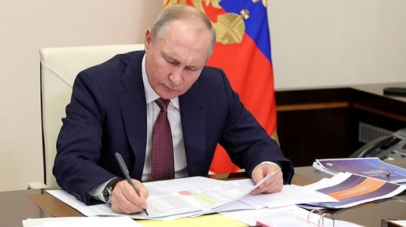 ISW: путин пытается отложить момент признания поражения в войне против Украины