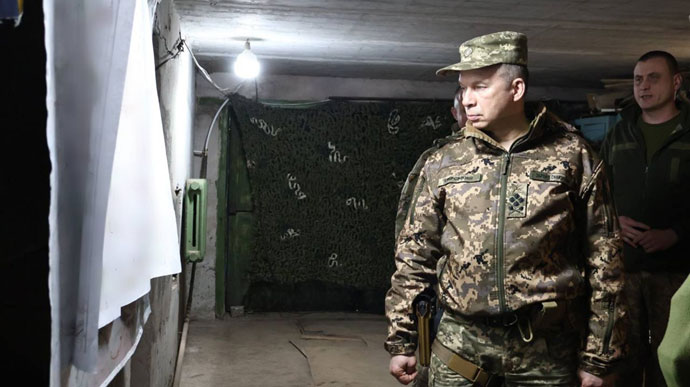 ВСУ контратакуют на отдельных участках Бахмута, - Сырский