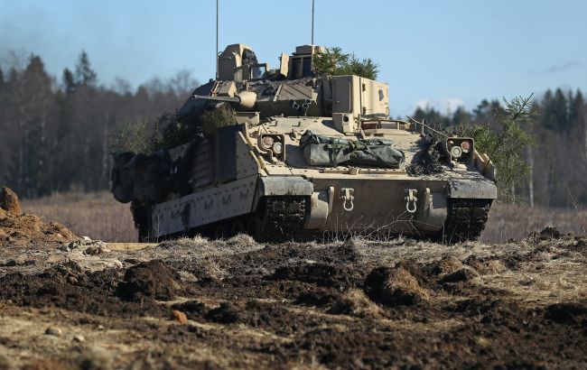 В сети появилось видео с учений украинских военных на БМП Bradley