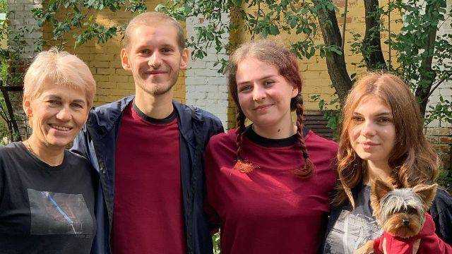 Звільнена з російського полону "Пташка" показала архівний запис із "Азовсталі"