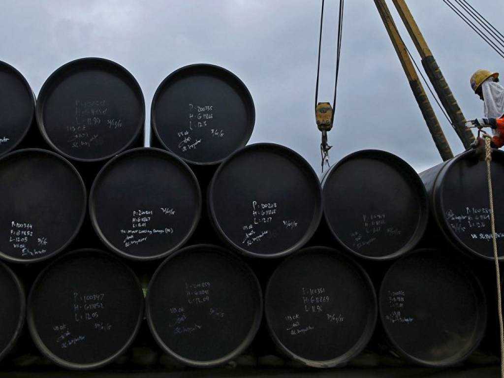Первый счет на $30 миллионов. Беларусь требует от России возмещения убытков от грязной нефти