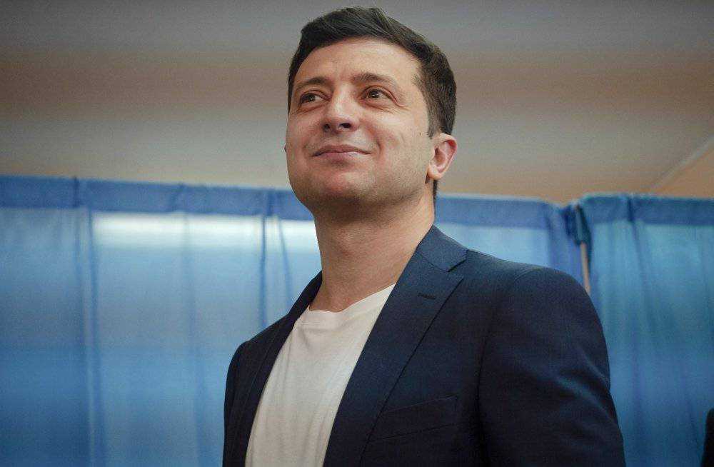 Инаугурацию Зеленского предлагают провести в конце мая