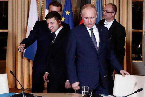 «Лжет даже молча»: о чем рассказали жесты Путина и Зеленского на саммите