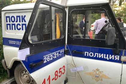 В РФ полицейские изнасиловали девушку в машине