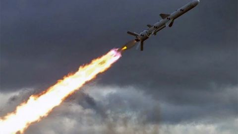 Враг нанес ракетный удар по Запорожью, в одном из районов произошло возгорание - Куртев