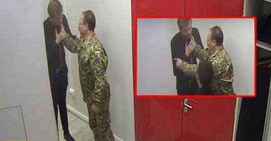 Скандальный нардеп напал на соратника Зеленского: видео драки