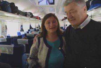 Порошенко устроил спектакль с «благодарной учительницей»