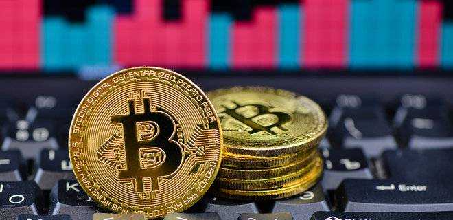 Біржа випадково продала біткоїни за дуже низькими цінами і тепер просить повернути їх
