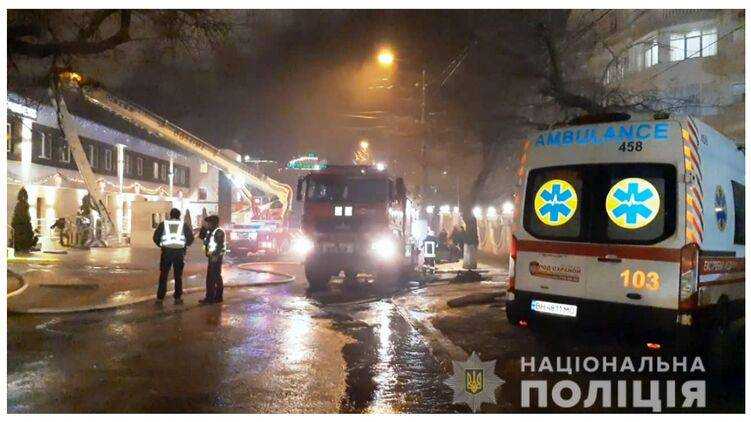 Из-за пожара в одесском отеле в Аркадии погибли двое постояльцев