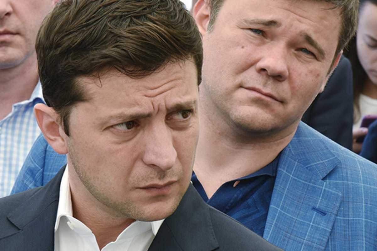 У Зеленского объяснили, почему он увольняет 12 послов