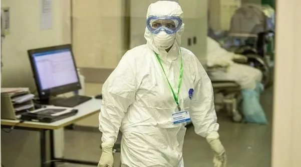 Туристы спешно покидают Испанию и Италию: что произошло