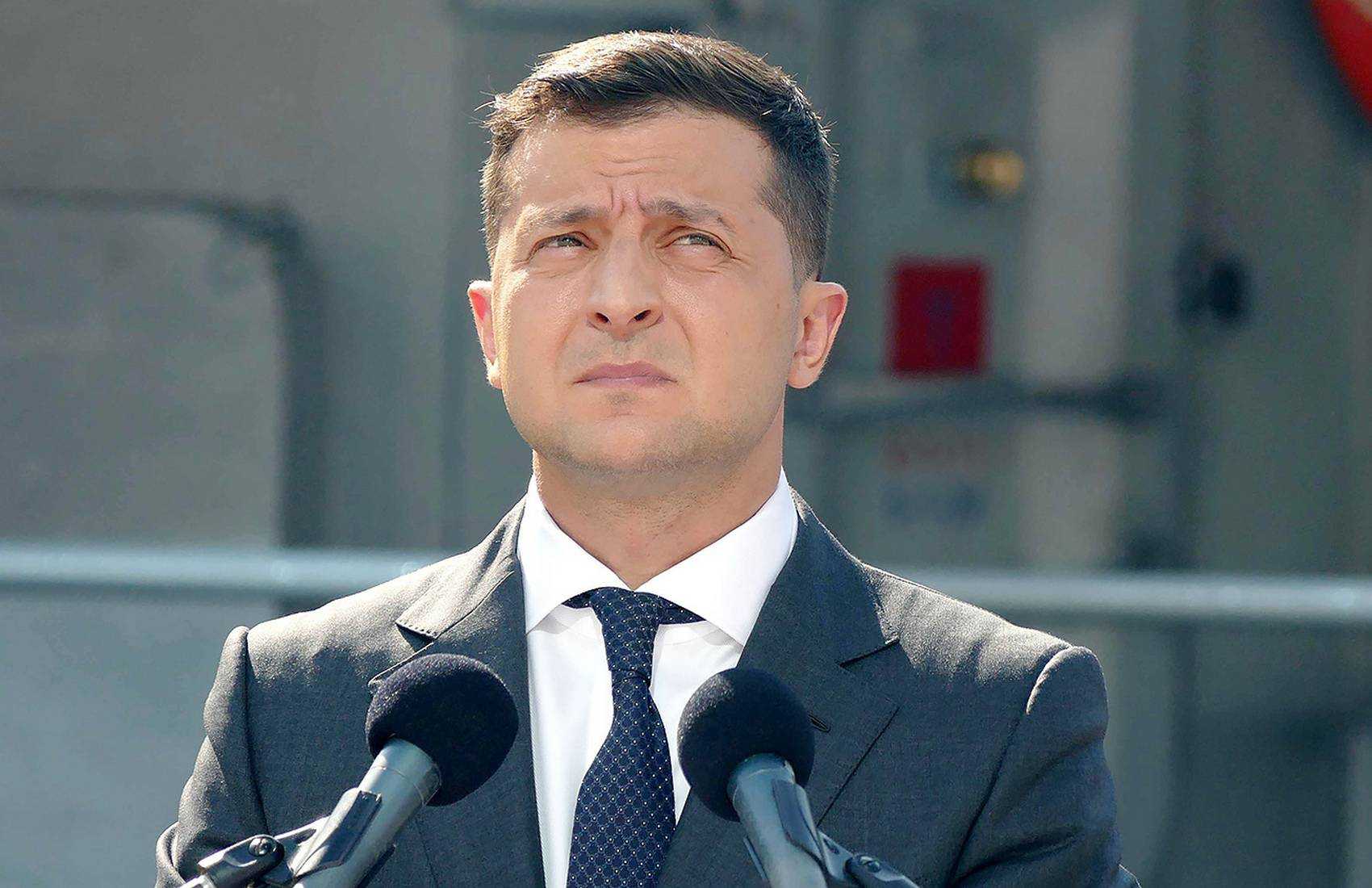 Зеленский отреагировал на решение КС о декларациях